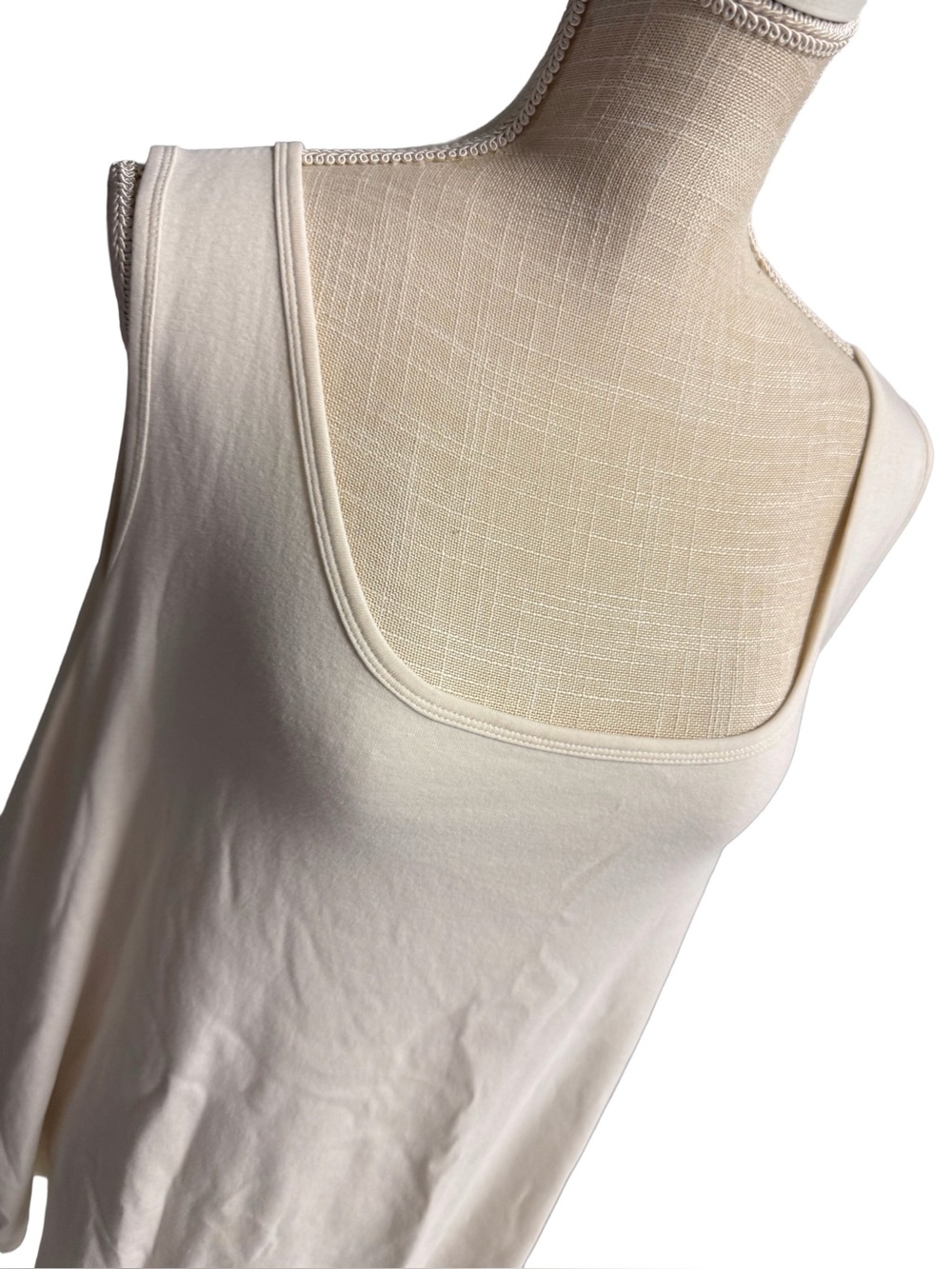 Talbots Stretch Tank - Picture 3 of 4